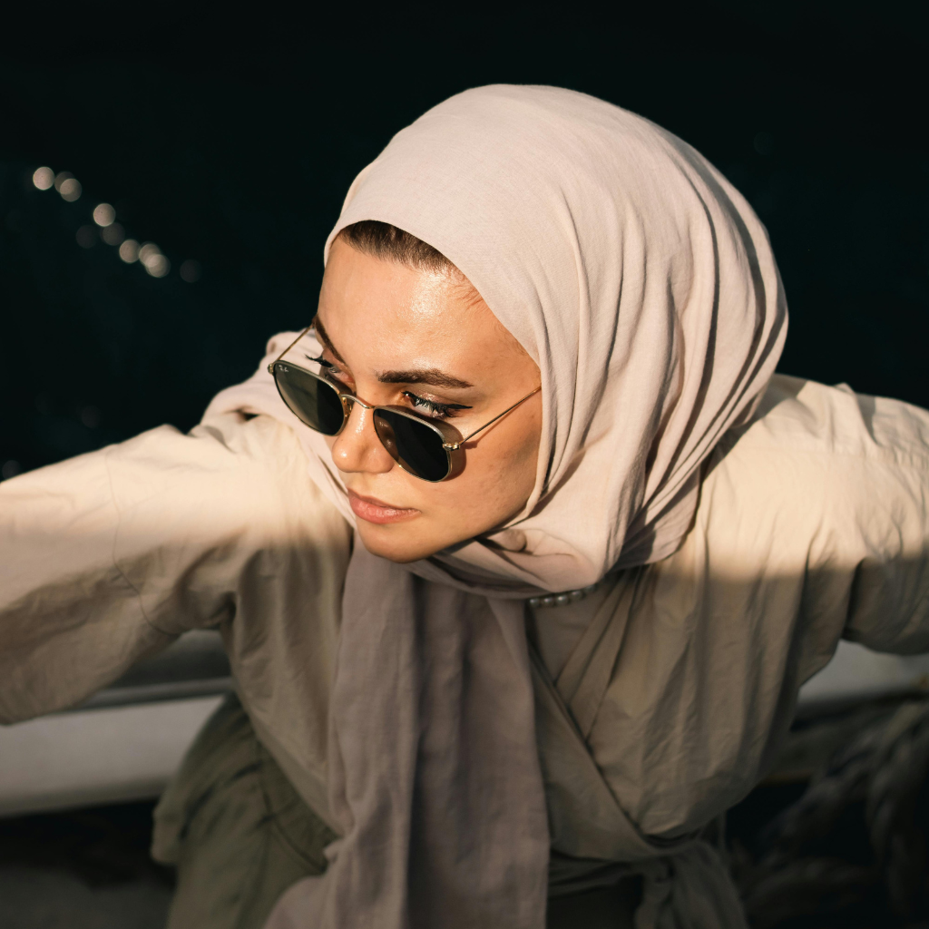 Balancing Cultural Expectations and Religious Modesty in Office Attire