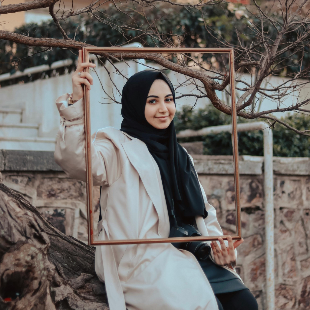 Does an Abaya Have to Be Black?