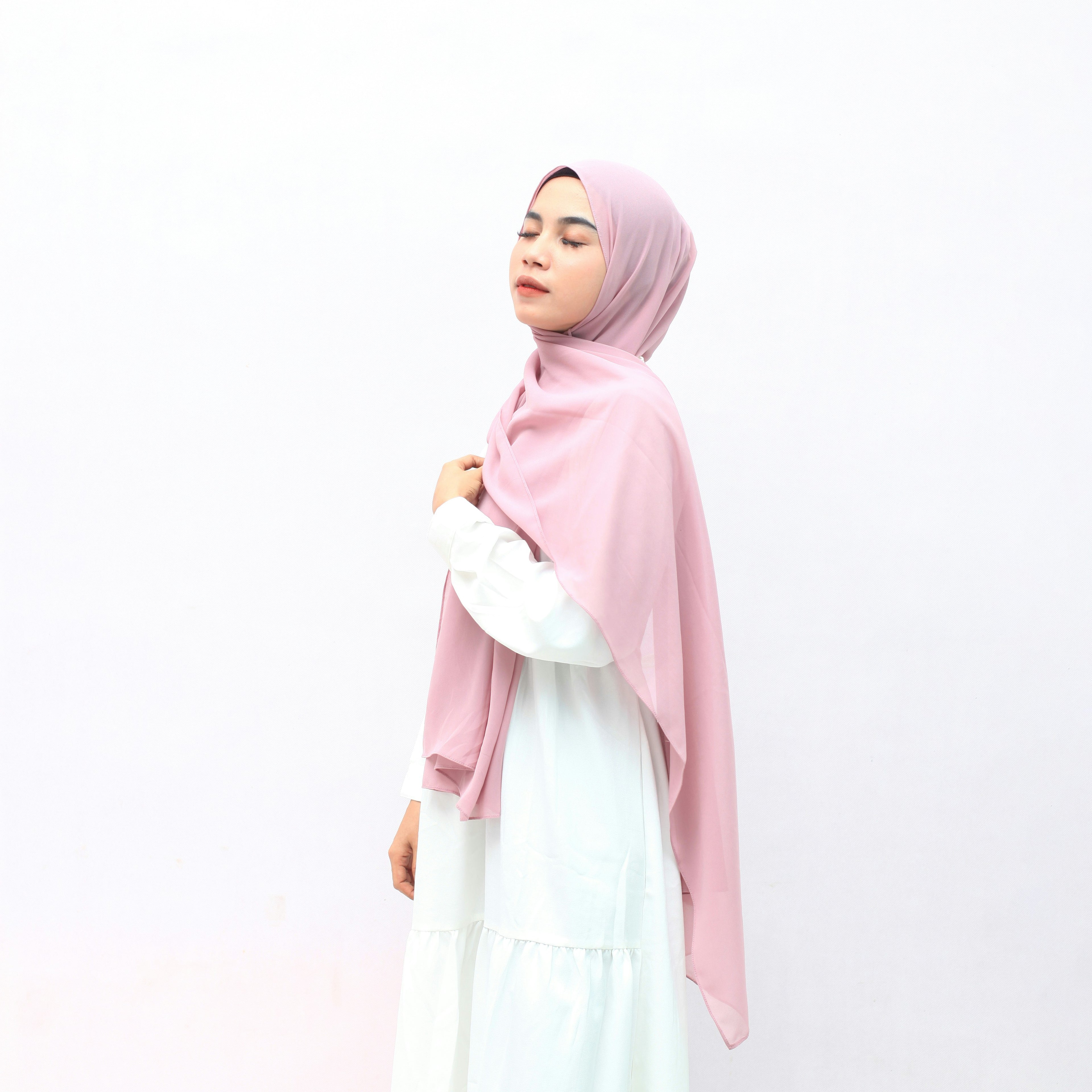 Abayas in the Past vs. Abayas Today