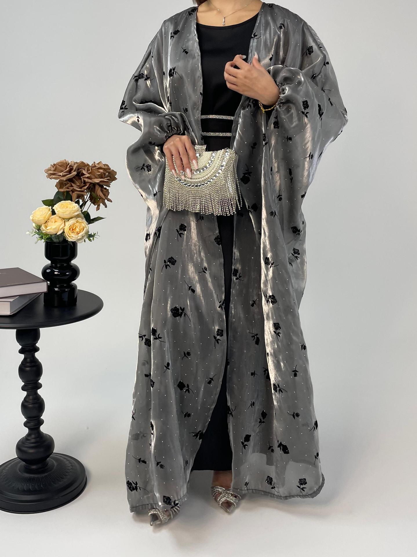 طقم تنورة وردية أنيقة