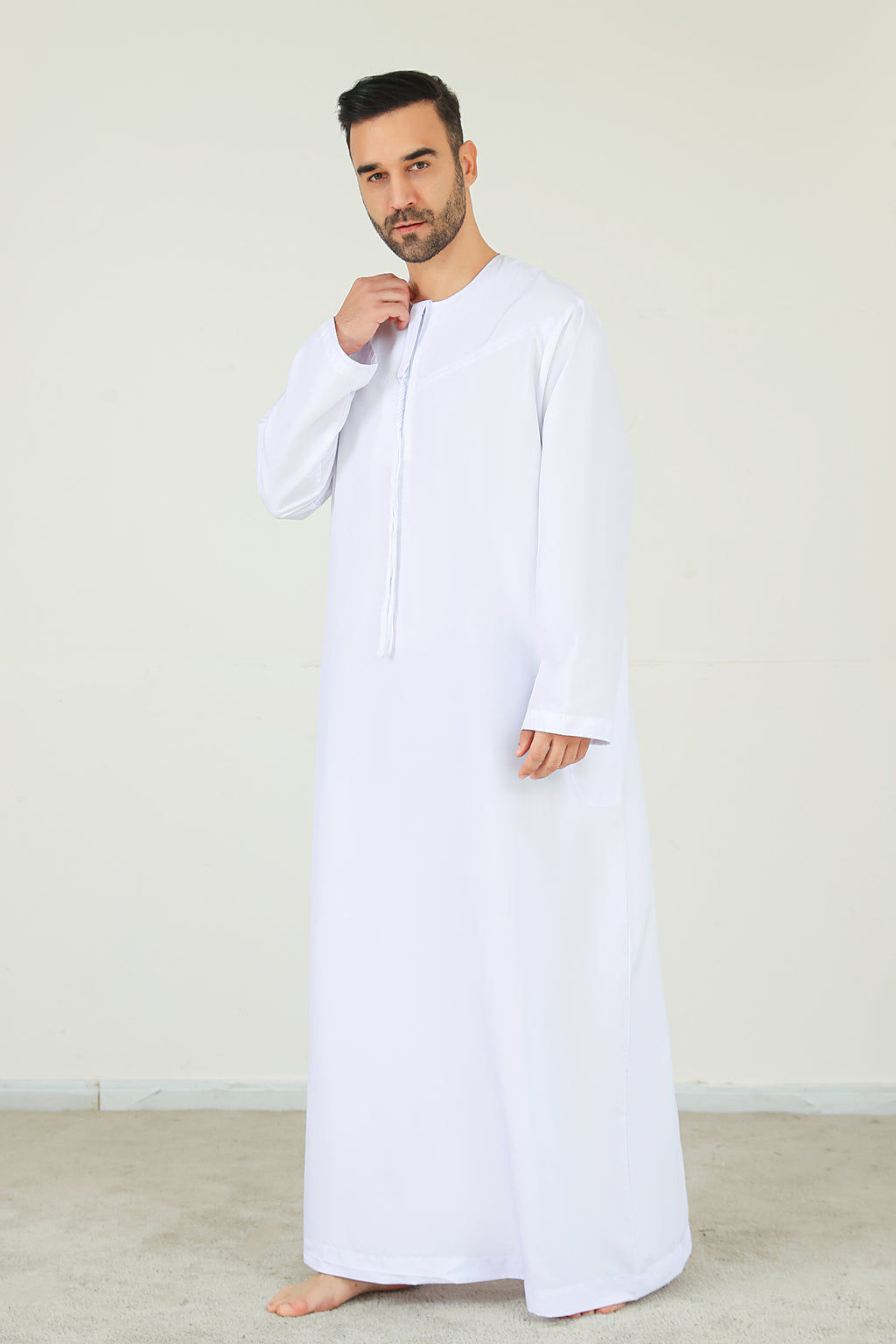 White Emirati Kandura