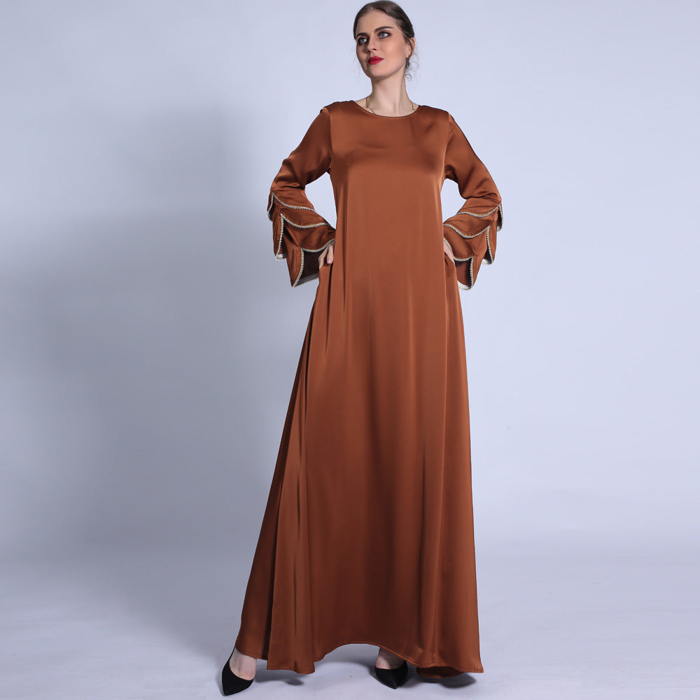 فستان ذيل السمكة بثلاث طبقات من اللؤلؤ اللامع