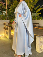 عبايات أنيقة من الساتان