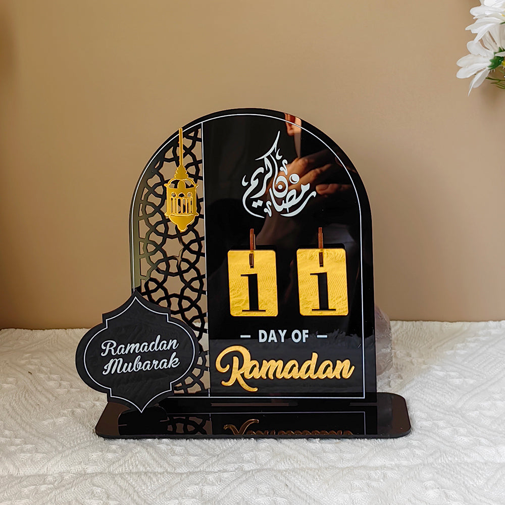3D Golden Moon Ramadan Table Ornament Black + Gold