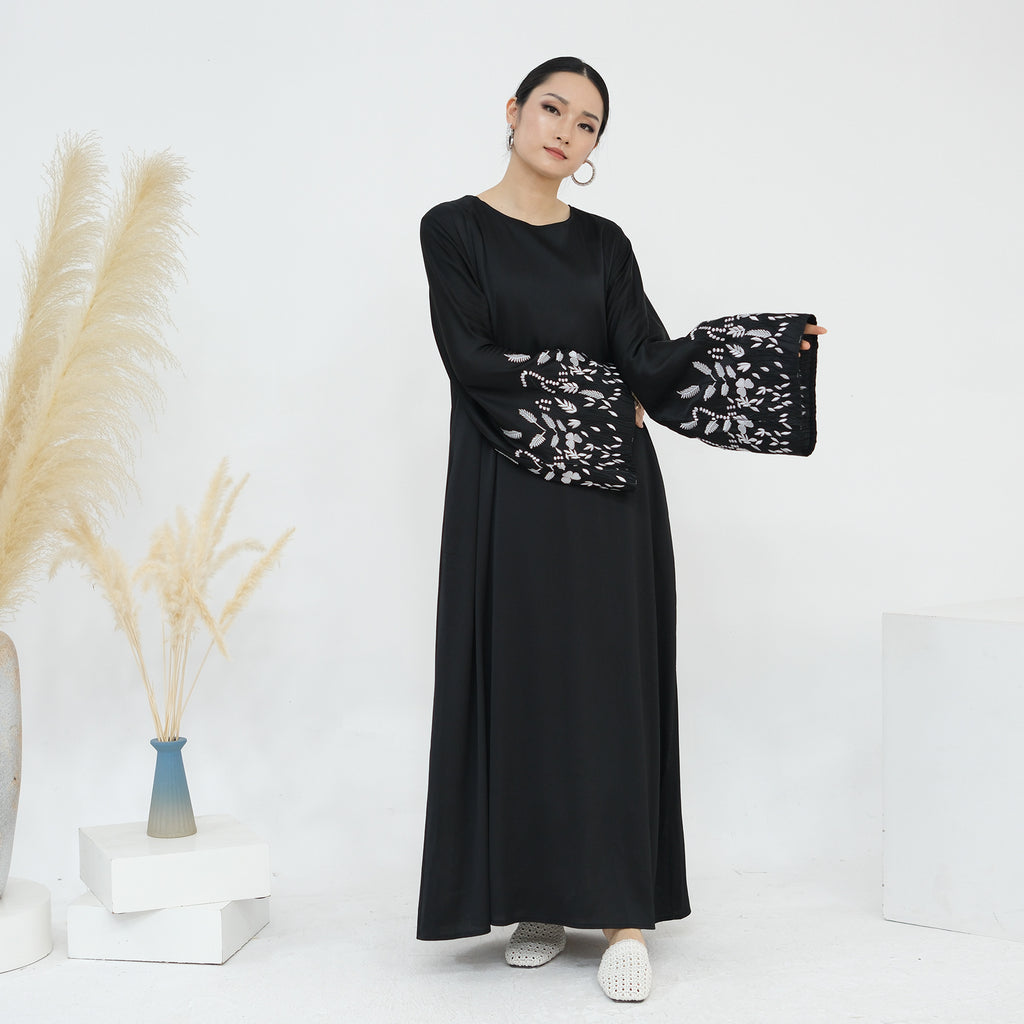 Embroidery Long Sleeved Dress Kaftan