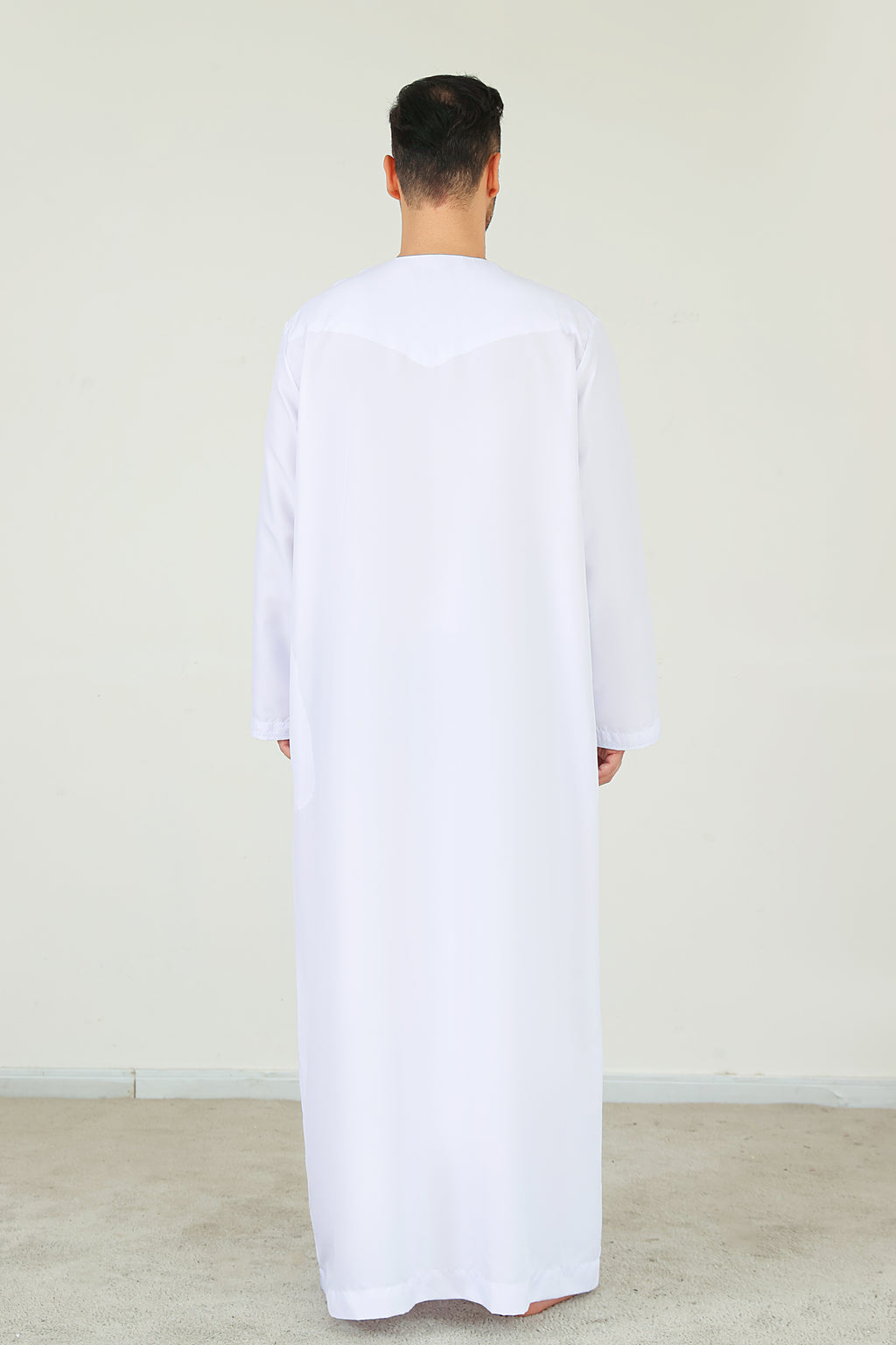White Emirati Kandura