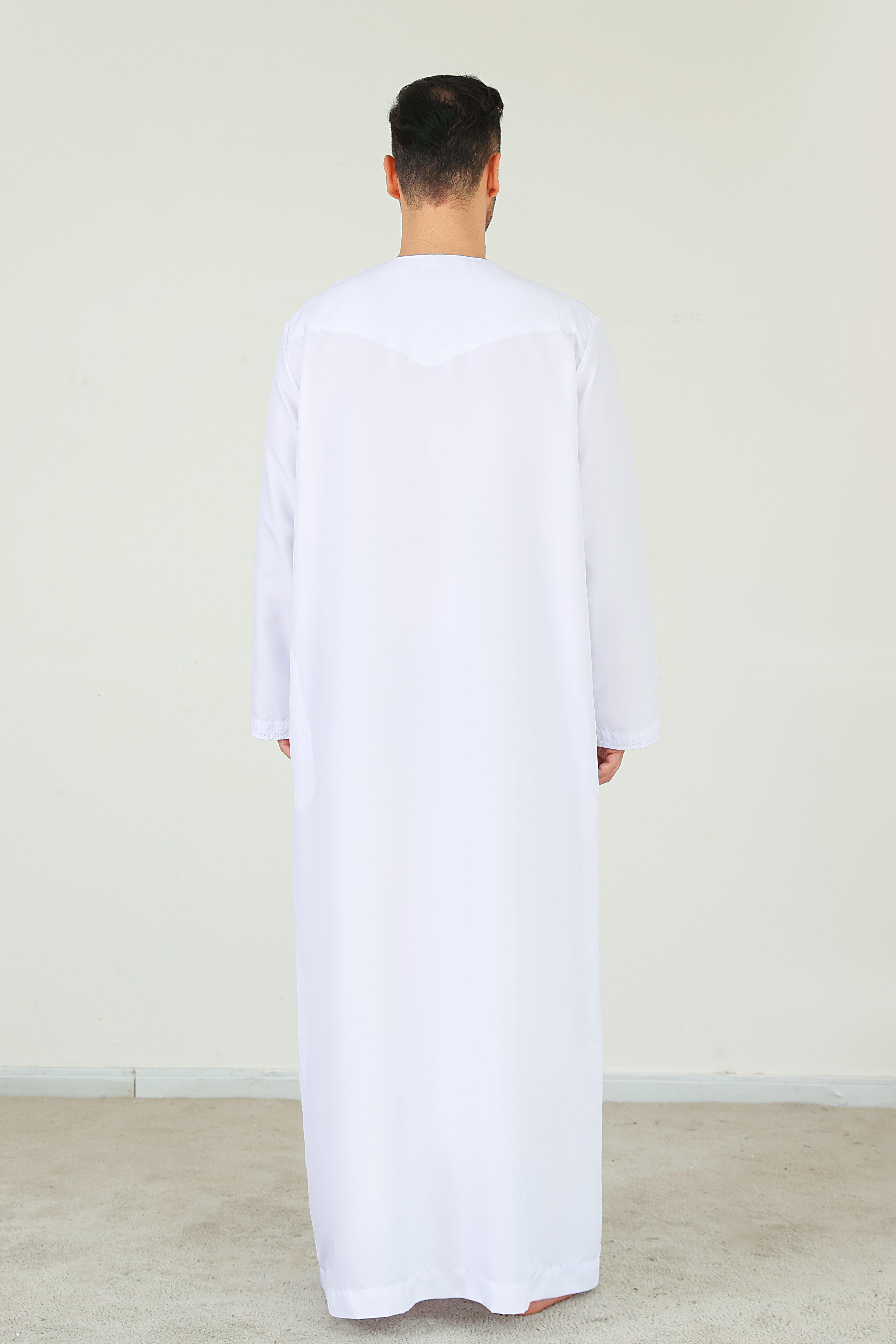 White Emirati Kandura