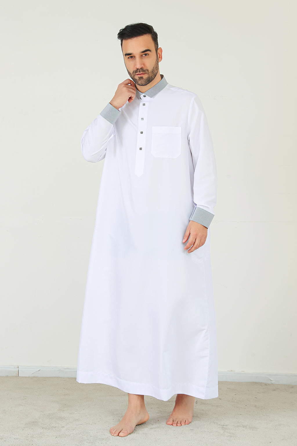 White Embroidery Thobe