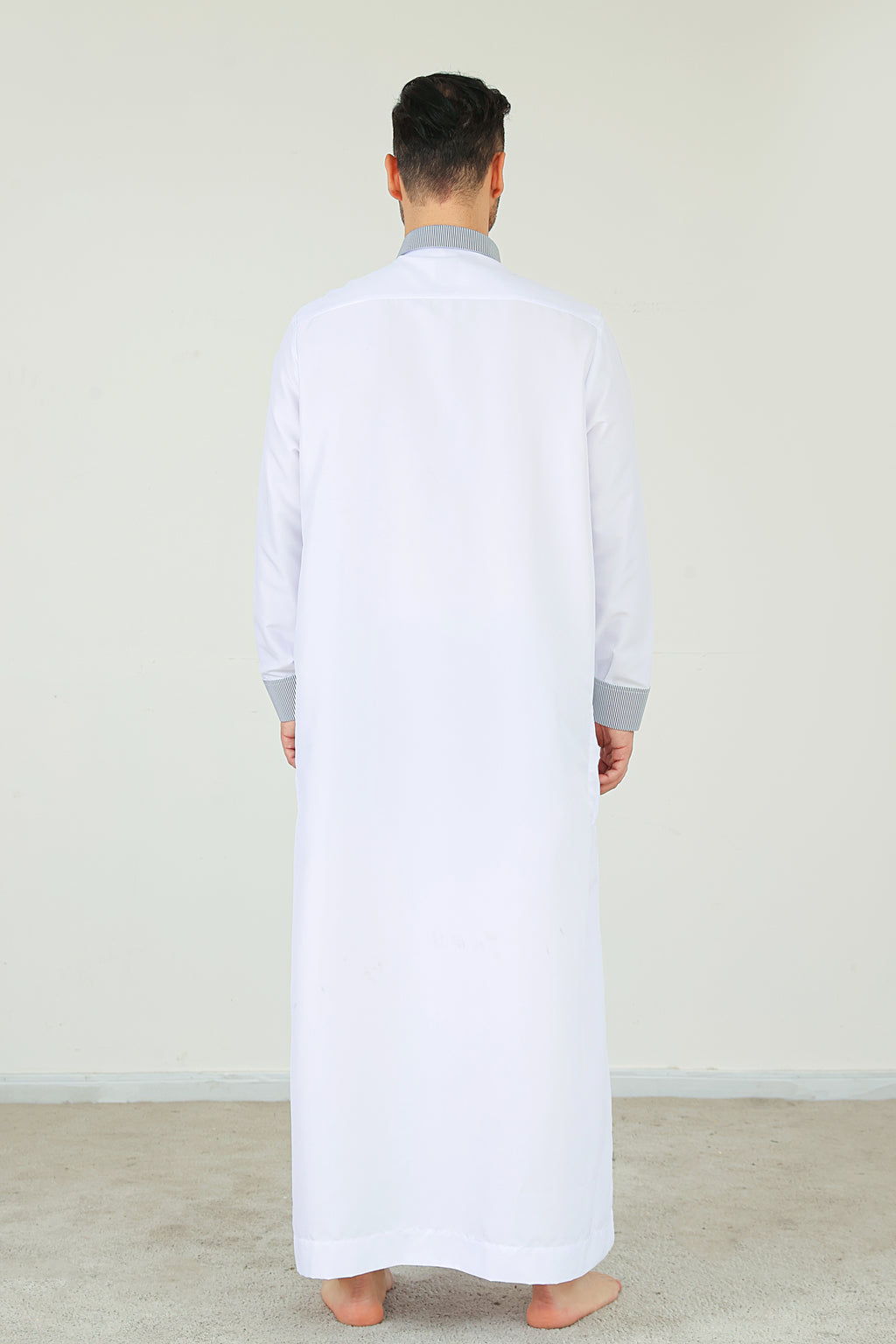 White Embroidery Thobe