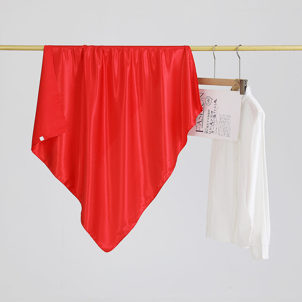 حجاب مربع من الحرير أحادي اللون 90 سم