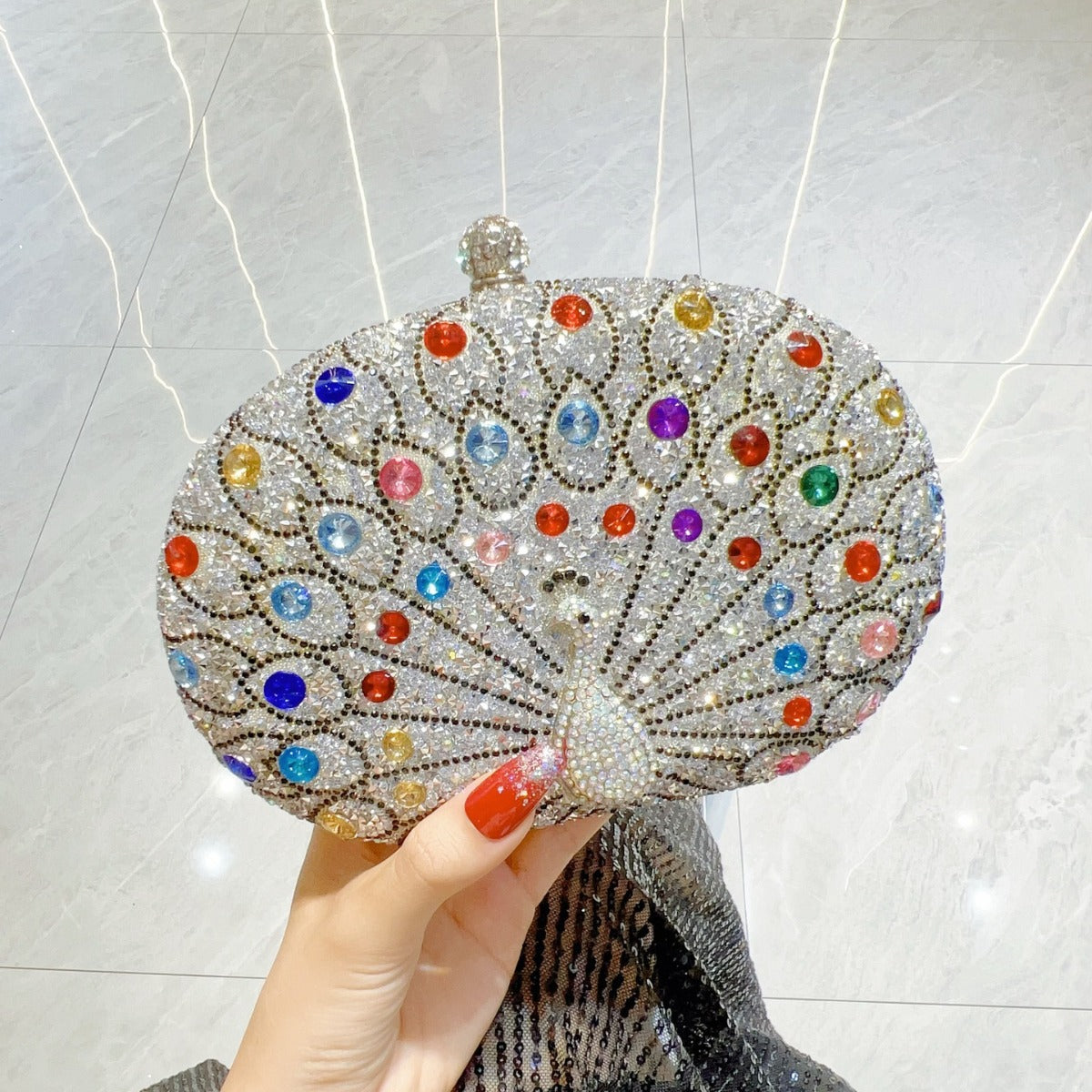 حقيبة يد لامعة مرصعة بأحجار الراين 