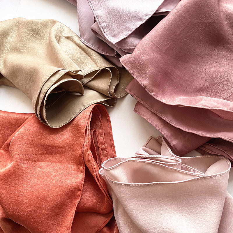 حجاب مخملي بلون واحد من سكاي فيلفيت