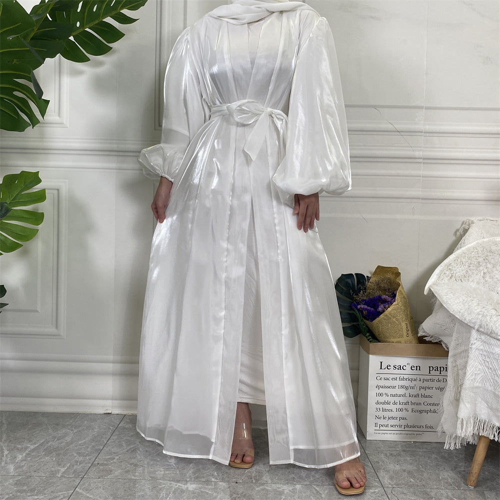 عباية مفتوحة بأكمام فانوس من الحرير اللامع