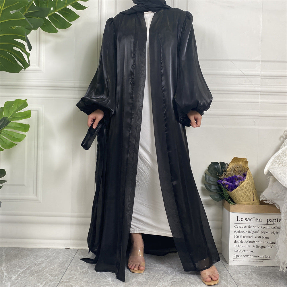 عباية مفتوحة بأكمام فانوس من الحرير اللامع