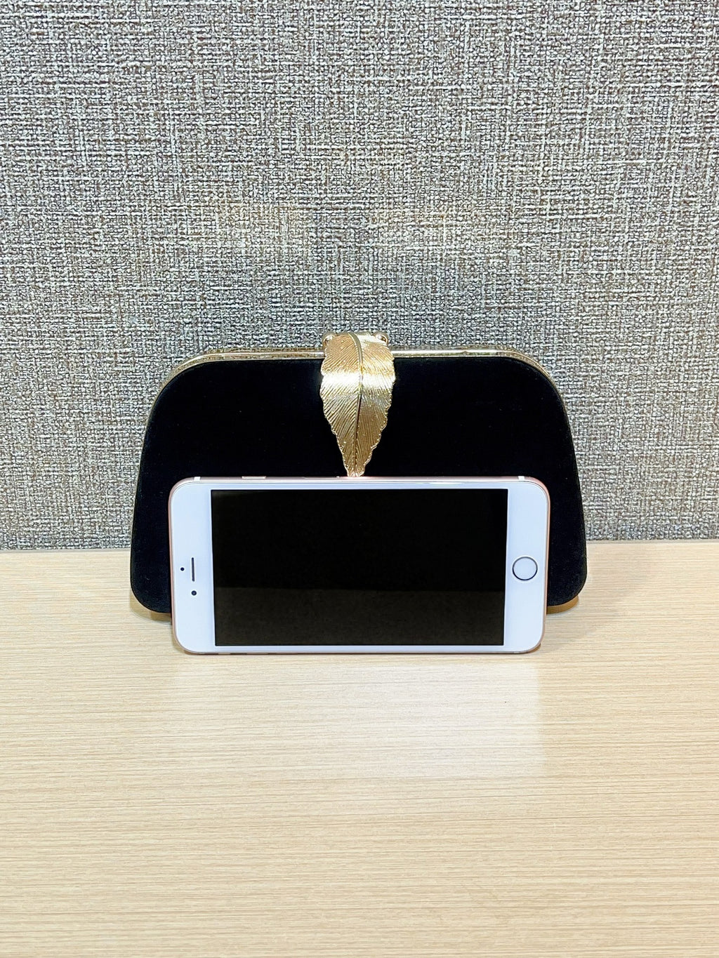 حقيبة يد كلاتش من تيمبيرامينت بانكيت 