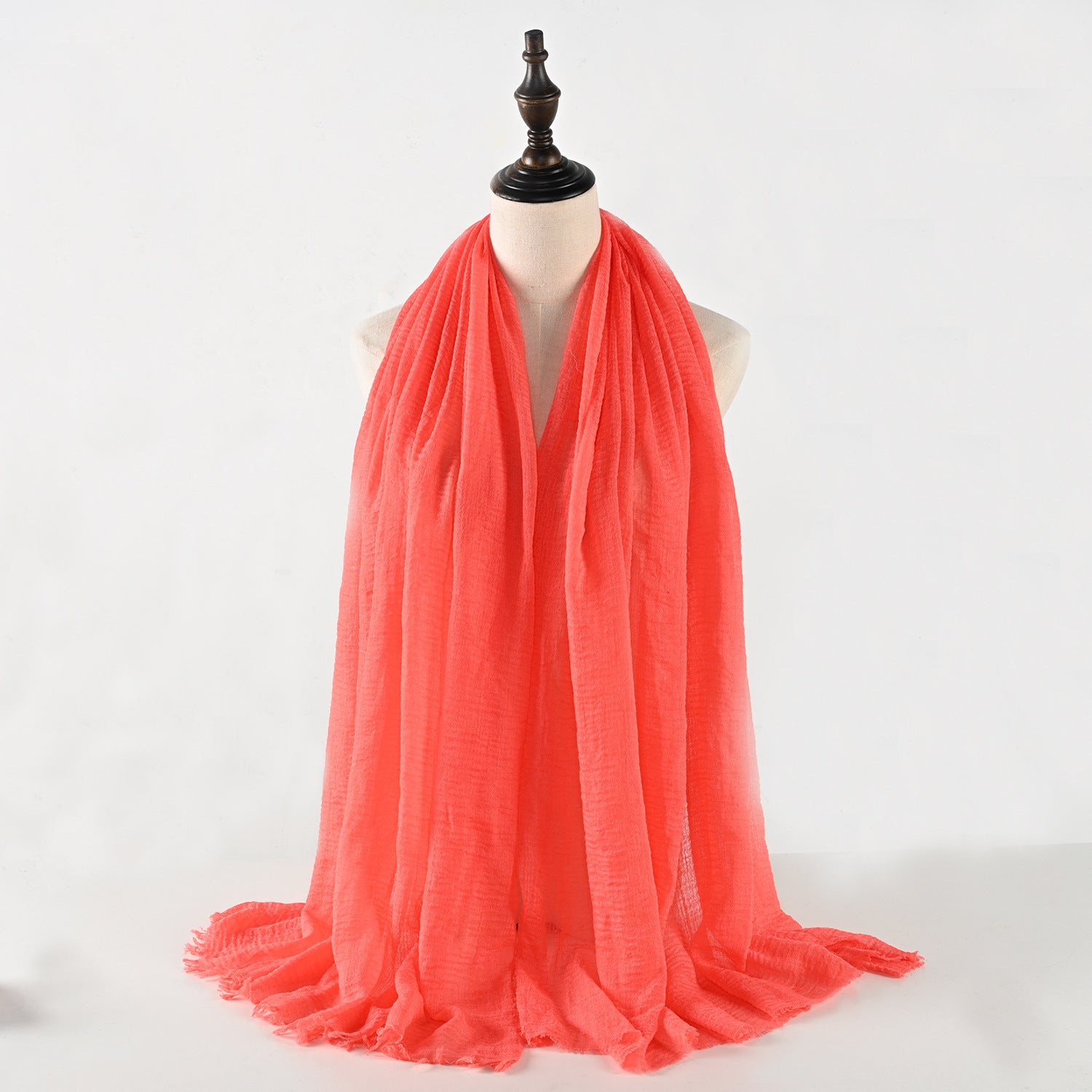 حجاب من القطن والكتان المجعد مكون من 40 لونًا