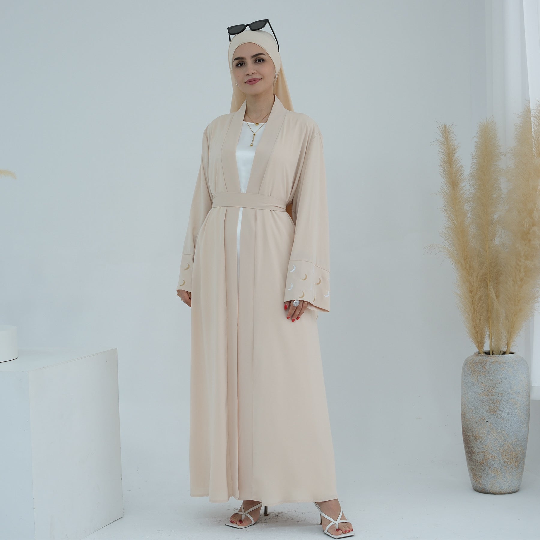 Moon Embroidery Elegant Cardigan Abaya