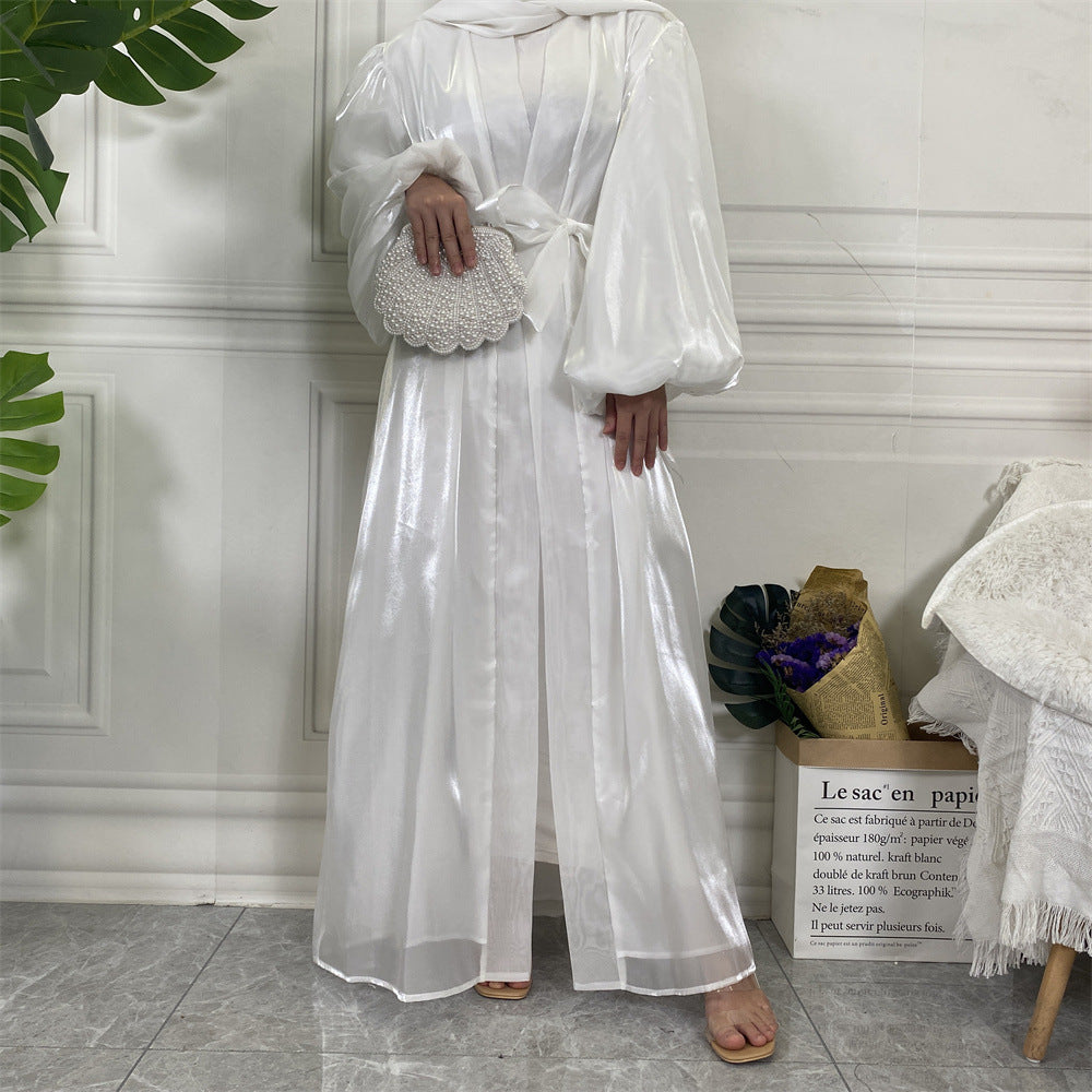 عباية مفتوحة بأكمام فانوس من الحرير اللامع