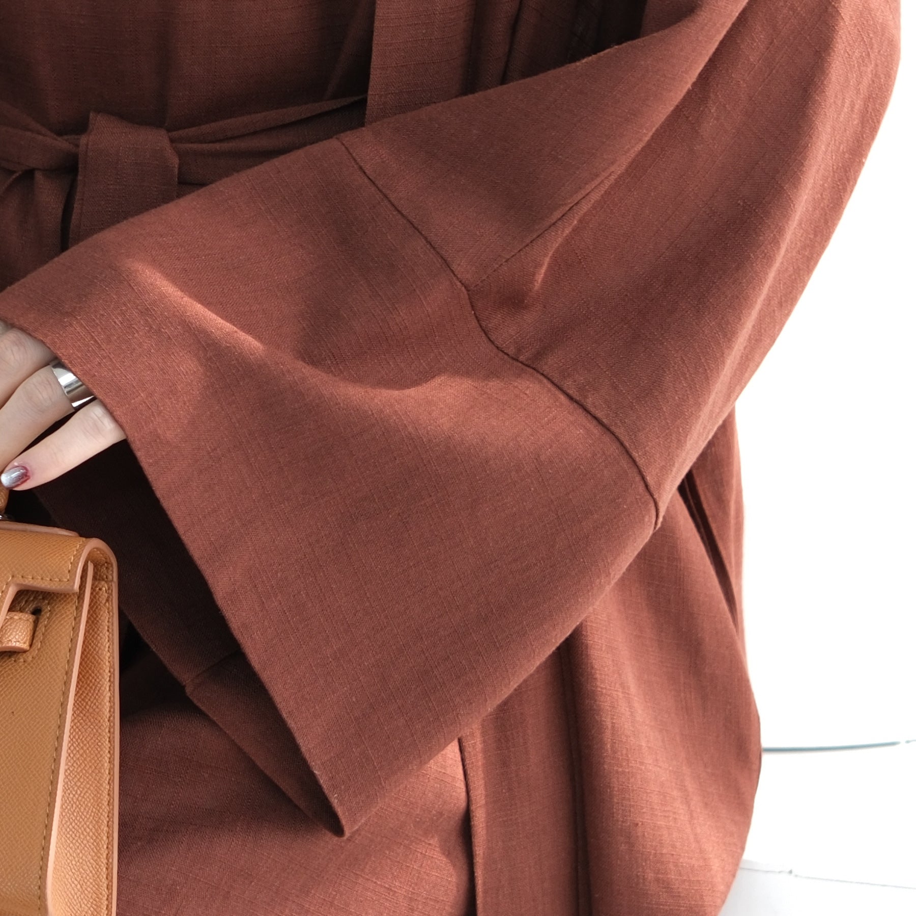 فستان بدون أكمام مع كارديجان متناسق مع جيوب