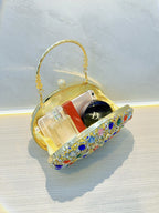 حقيبة يد مرصعة بأحجار الراين ومشبك لؤلؤي دائري 