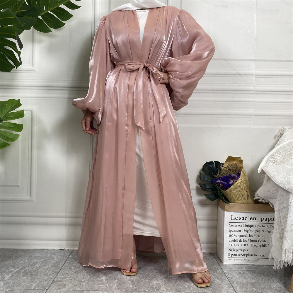 عباية مفتوحة بأكمام فانوس من الحرير اللامع