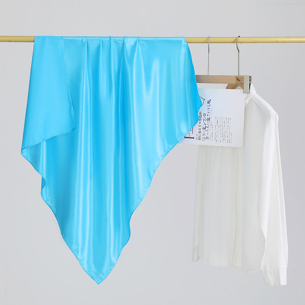 حجاب مربع من الحرير أحادي اللون 90 سم