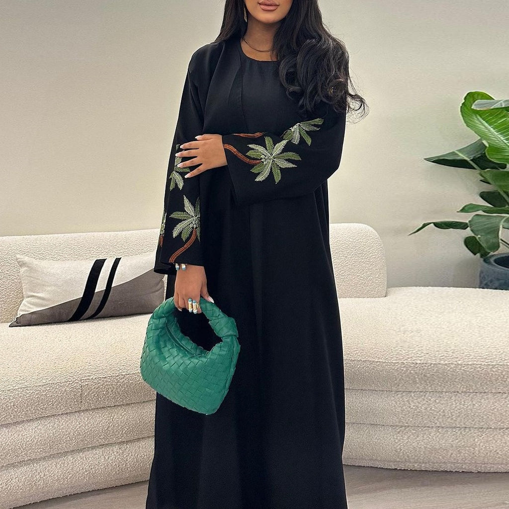 عبايات سوداء مطرزة