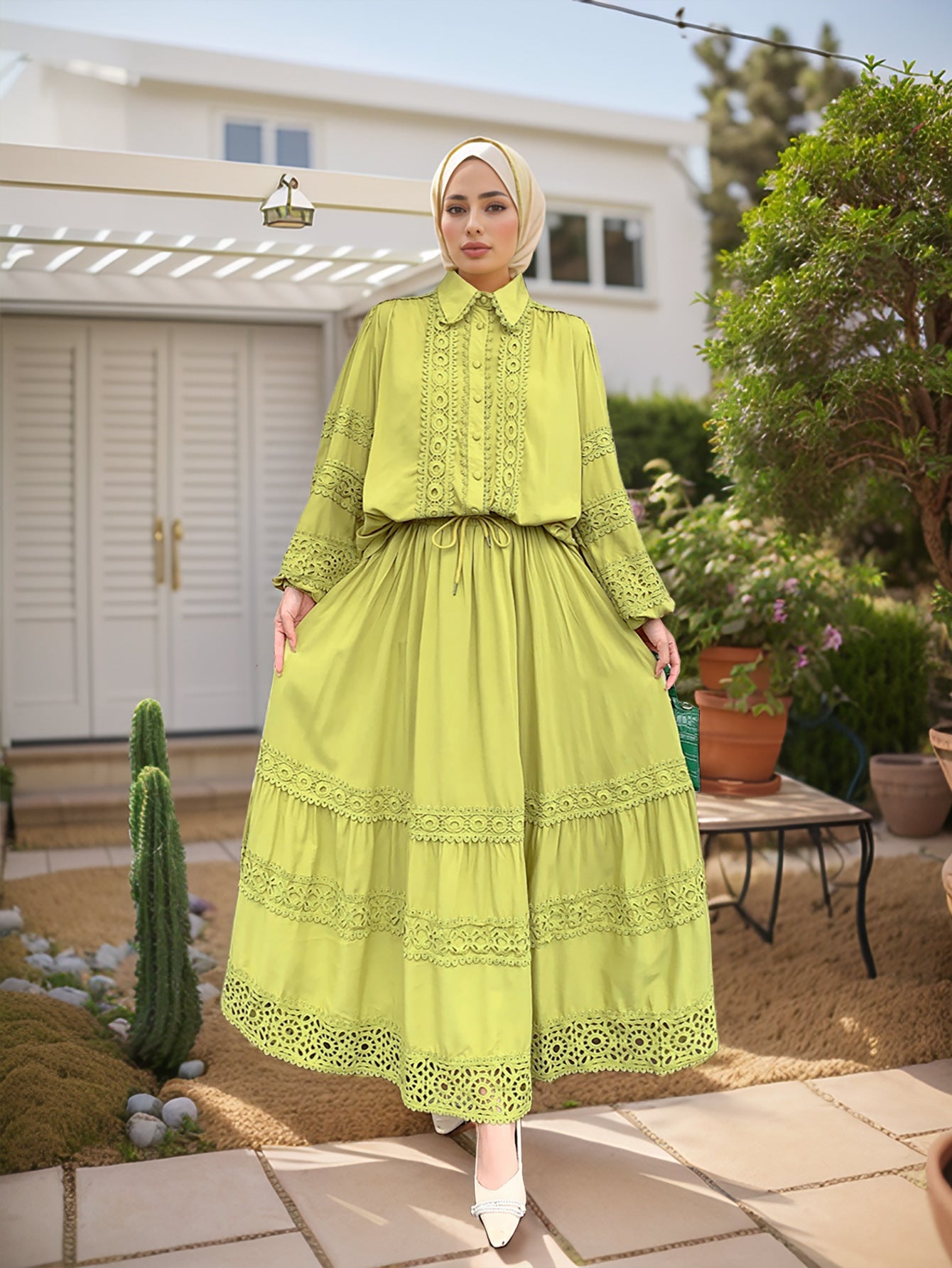 Cutout Lace Bubble Sleeve Abaya