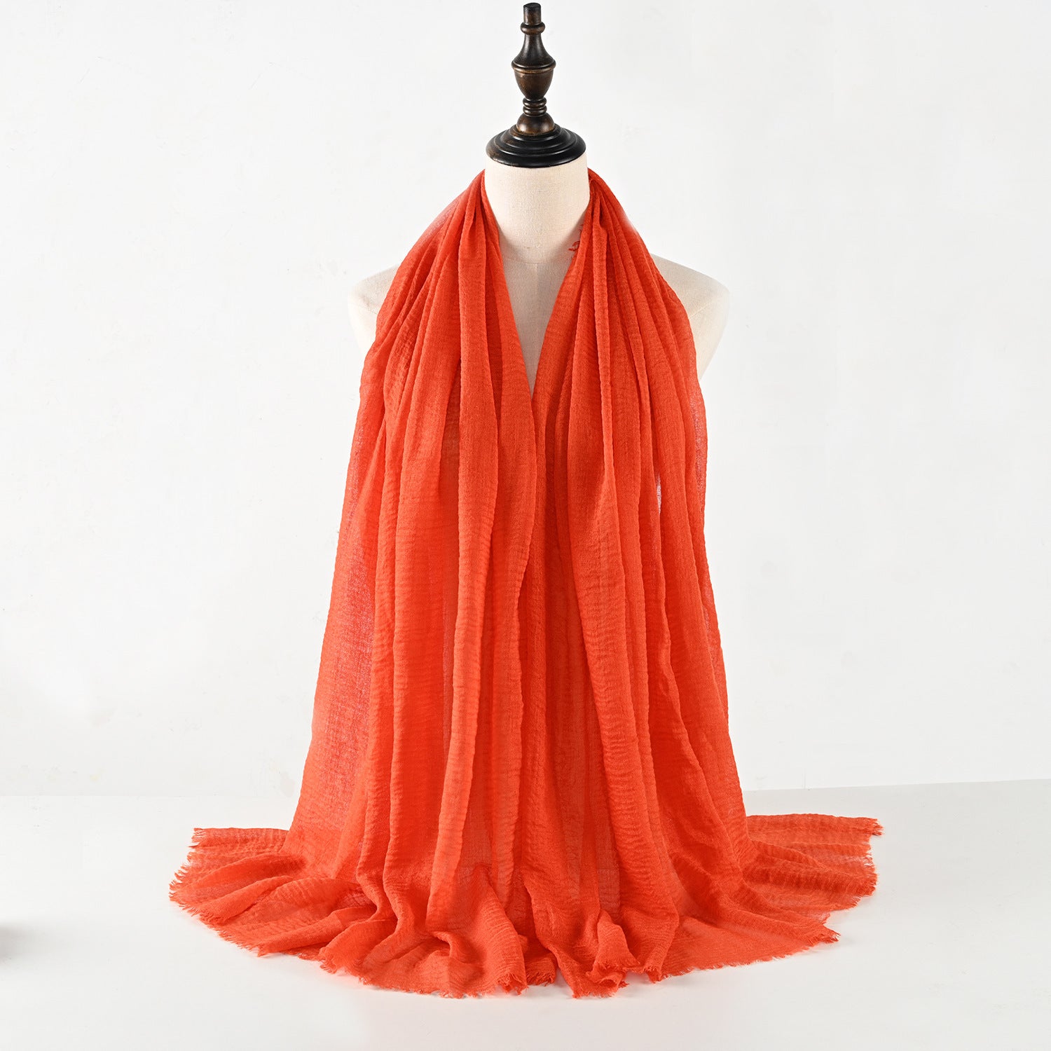 حجاب من القطن والكتان المجعد مكون من 40 لونًا