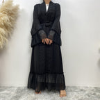 عباية مطرزة بالورود السوداء