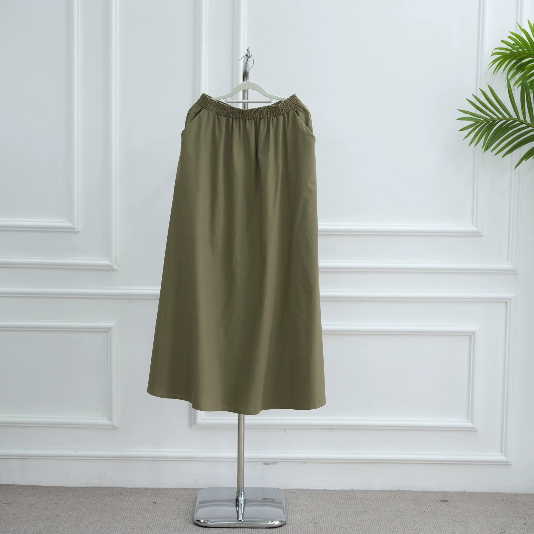 Elegant Top Paired with Fashionable Skirt Abaya