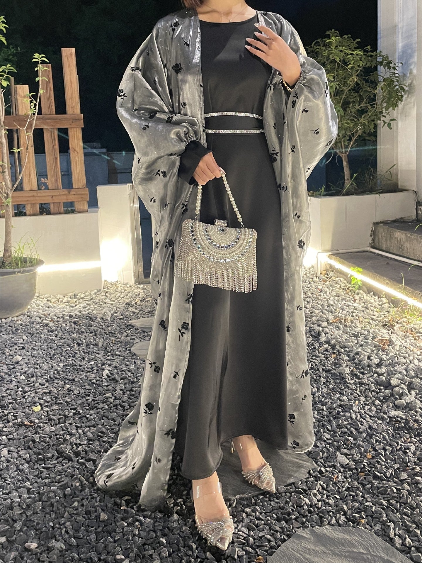 طقم تنورة وردية أنيقة