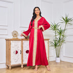 عباية مطرزة بفتحة - حمراء