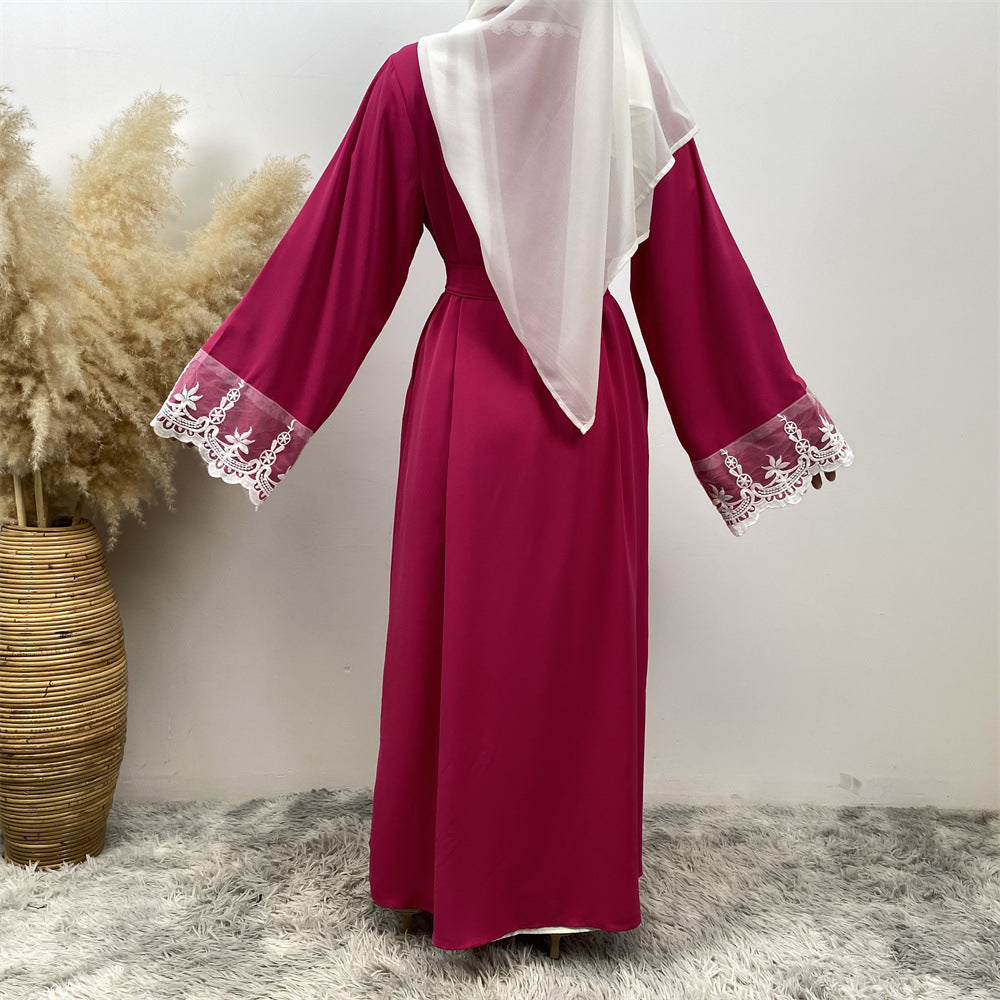 عباية مزينة بالدانتيل