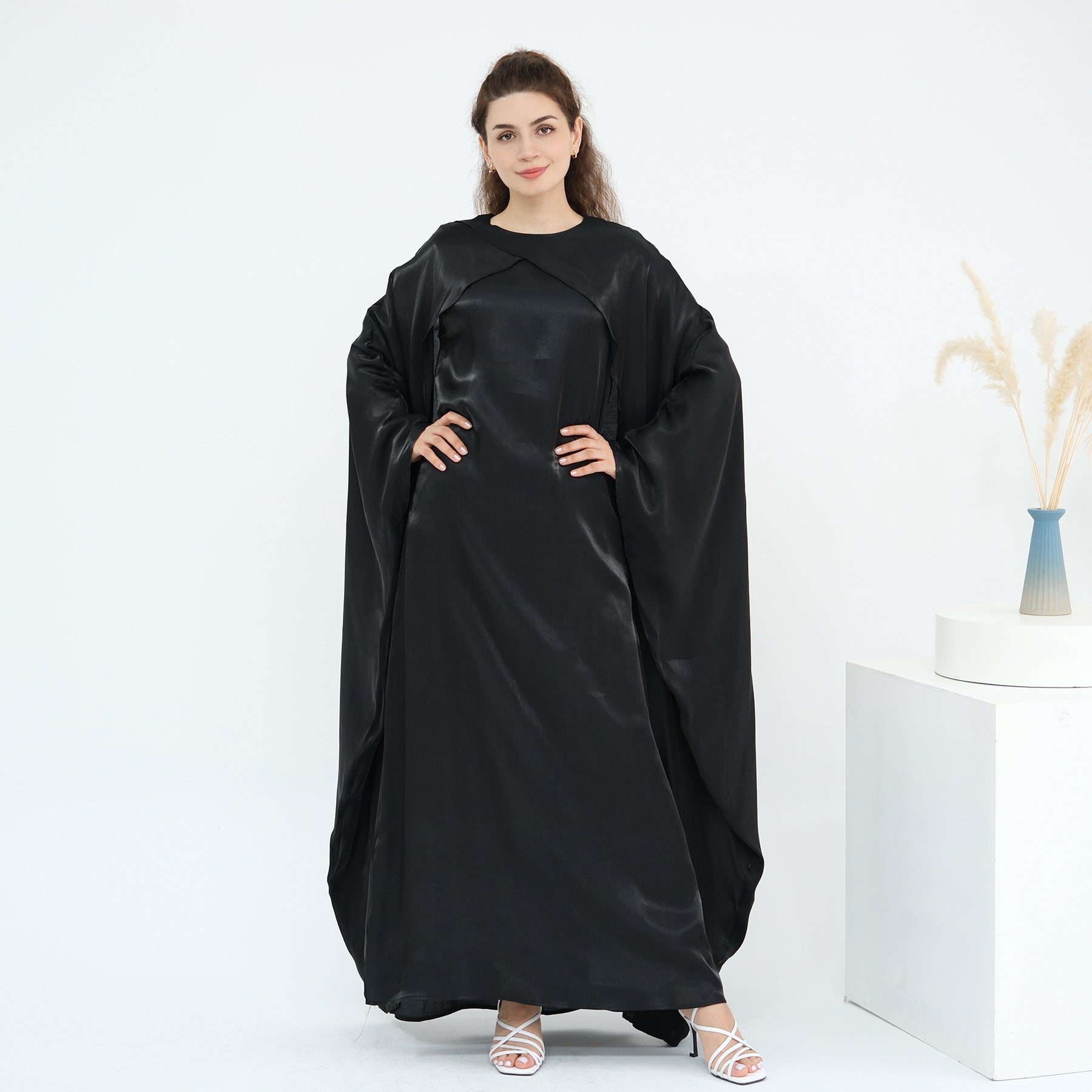 Solid Color Beaded Elegant Long Robe Abaya