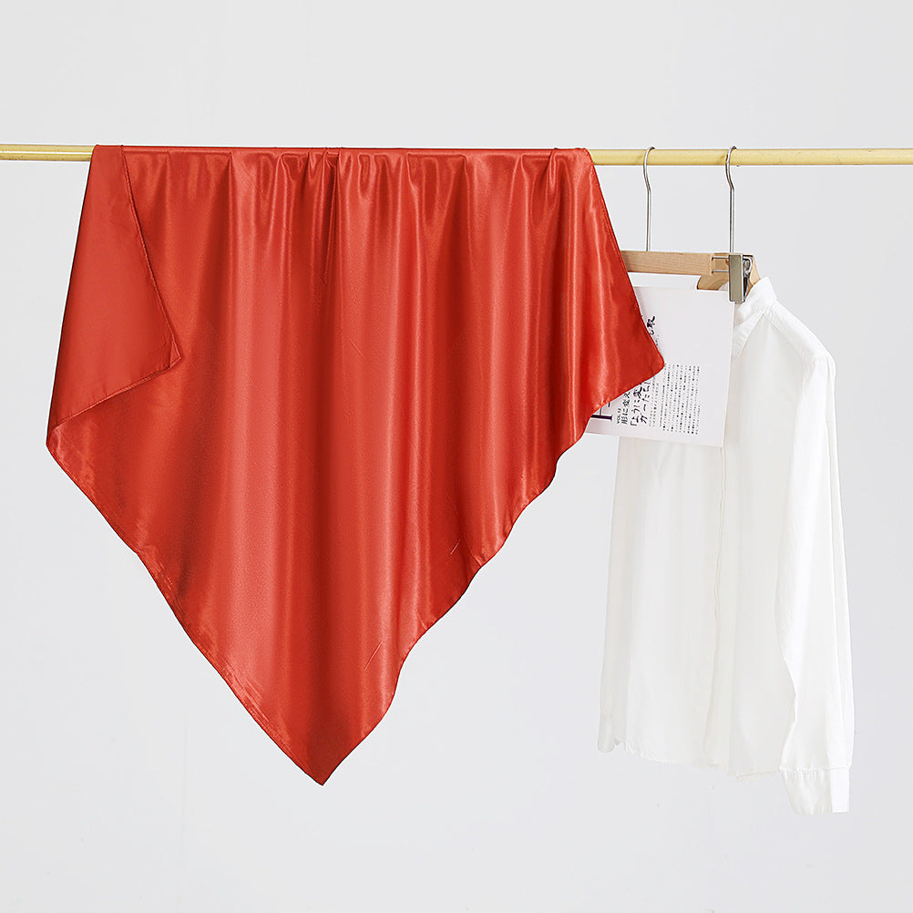 حجاب مربع من الحرير أحادي اللون 90 سم