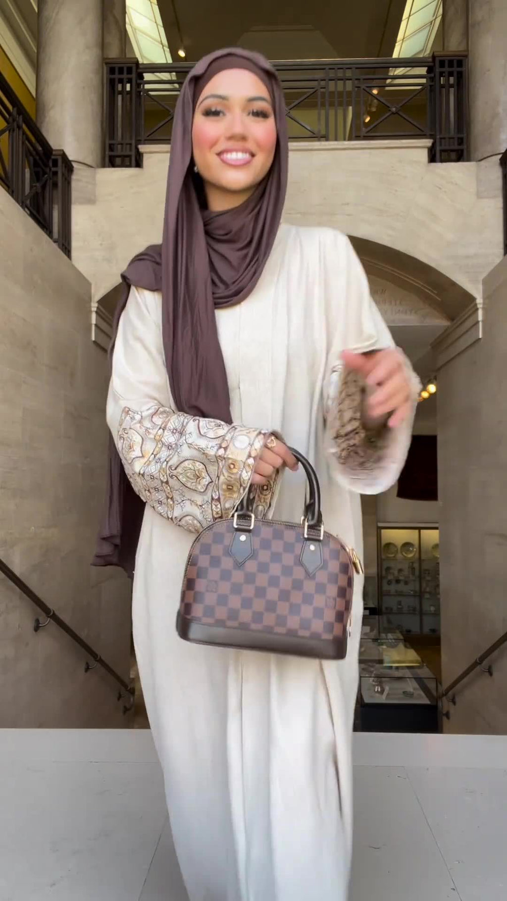 عباية بوهيمية بأكمام منفوخة