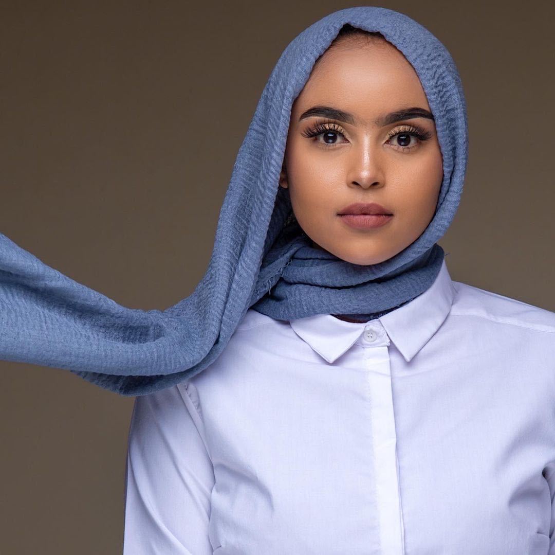 حجاب من القطن والكتان المجعد مكون من 40 لونًا