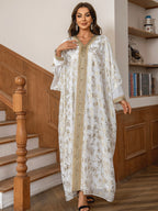 قفطان قطعة واحدة برقبة على شكل حرف V