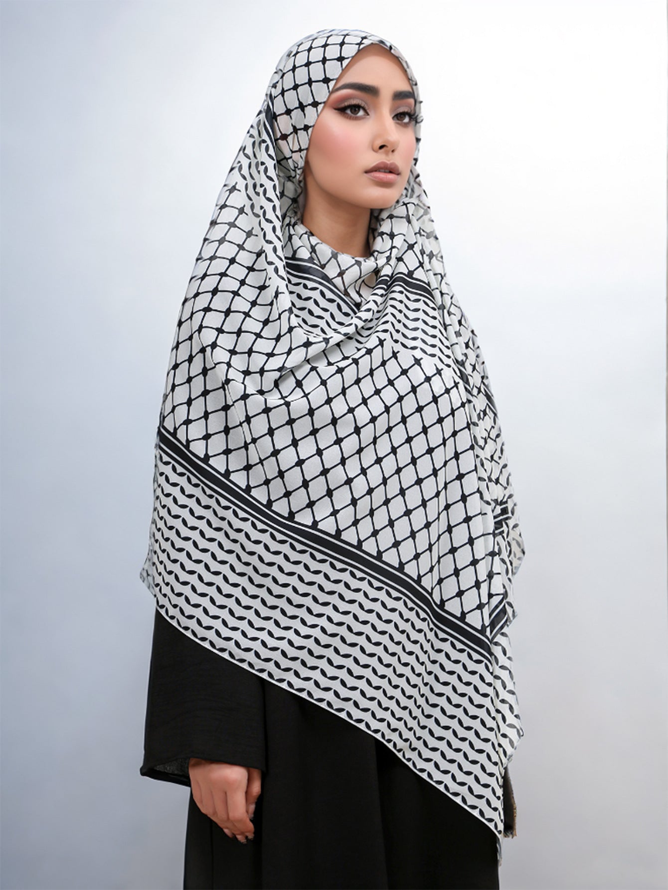 حجابات شيفون شبكية مطبوعة