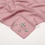 حجاب شيفون مزين بأحجار الراين واللؤلؤ بلون سادة