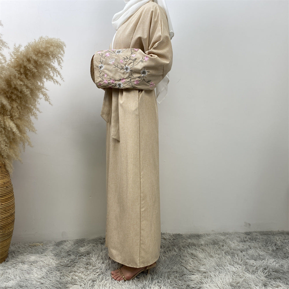 عباية مطرزة من القطن والقنب بزهر الخوخ