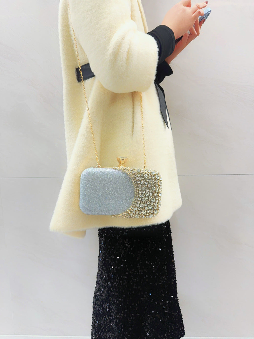 حقيبة كلاتش من الكريستال اللامع 