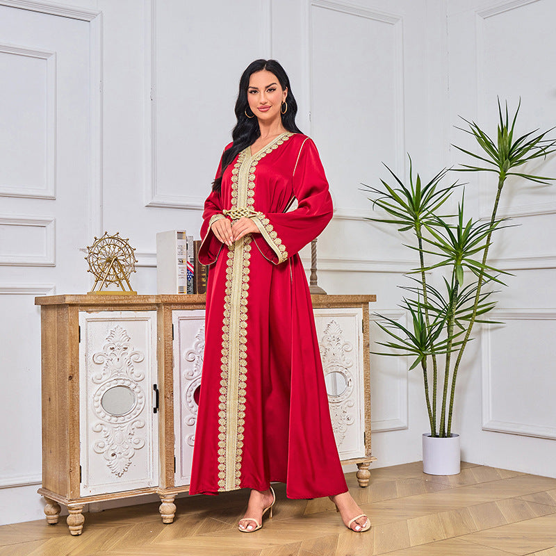 عباية مطرزة بفتحة - حمراء