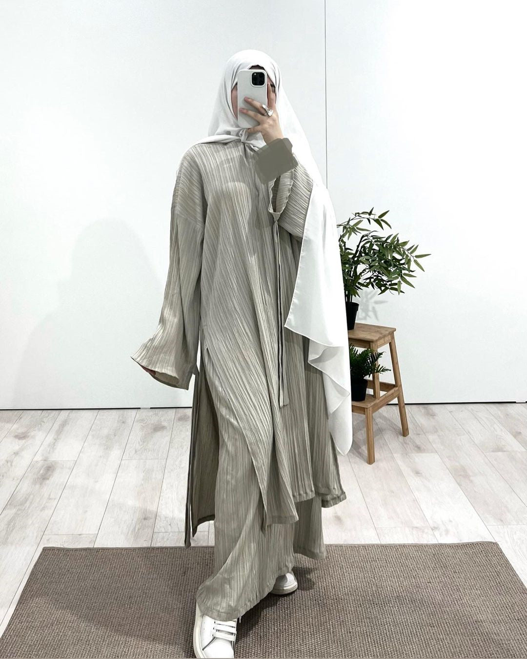 Long Sleeved Pleated Abaya Set