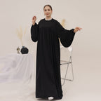 عباية فضفاضة كبيرة بلون سادة مع حجاب