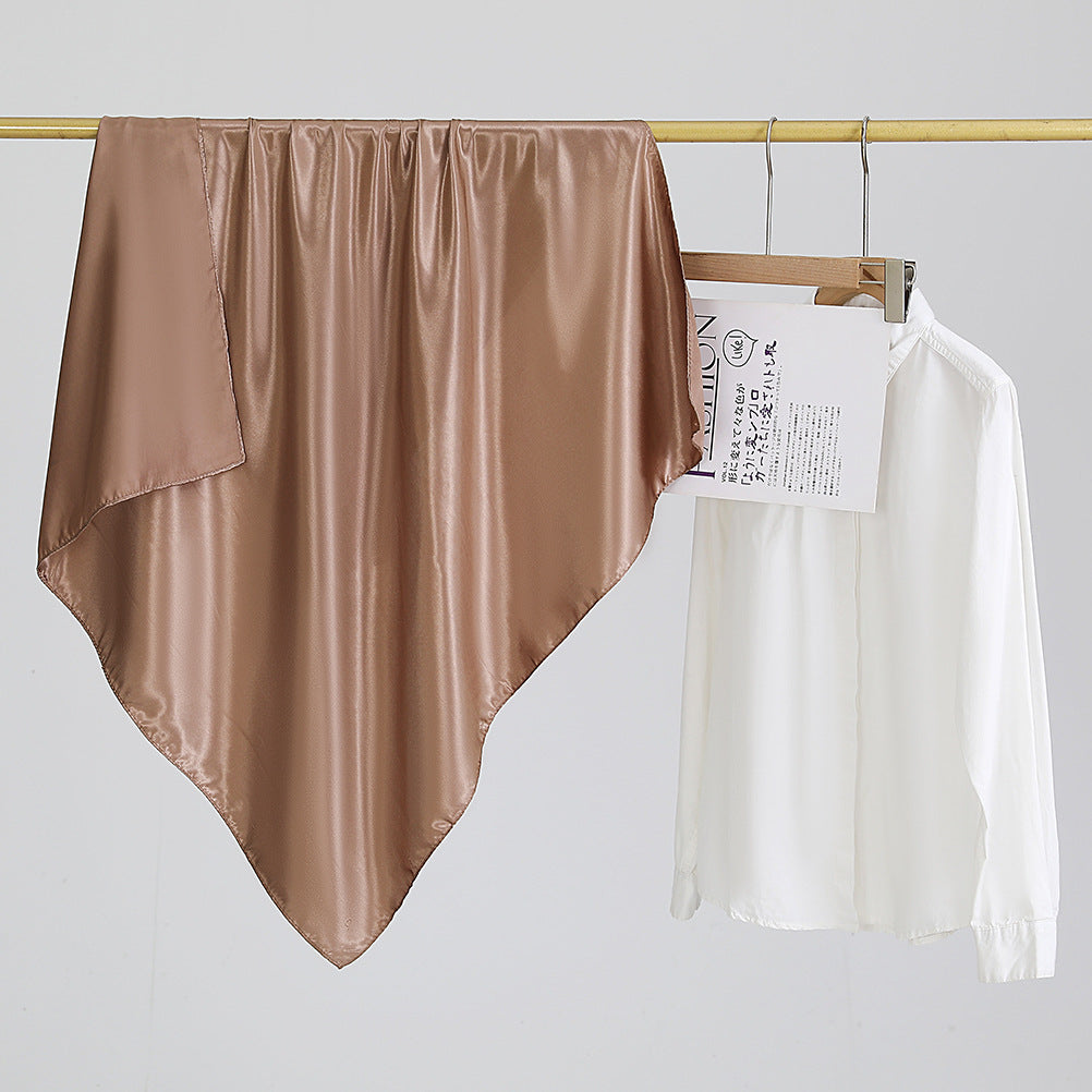 حجاب مربع من الحرير أحادي اللون 90 سم