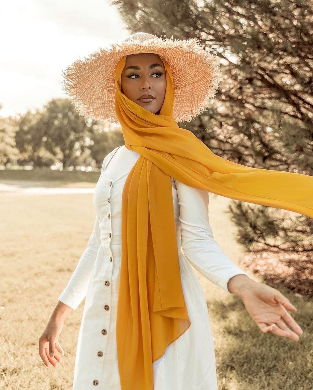 حجاب شيفون لؤلؤي أحادي اللون