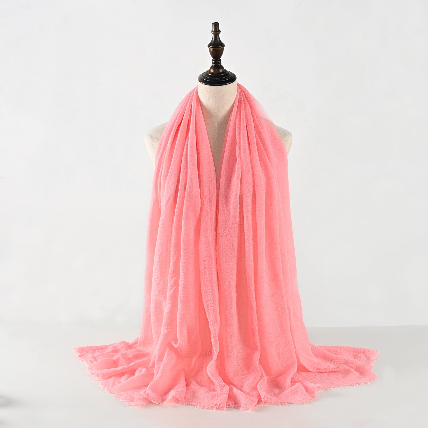 حجاب من القطن والكتان المجعد مكون من 40 لونًا