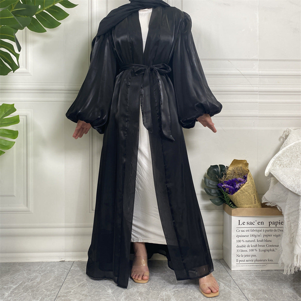 عباية مفتوحة بأكمام فانوس من الحرير اللامع